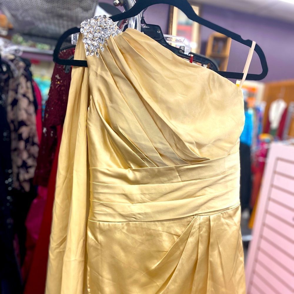 🛍️ Andy's Bridal 6/8 Gold Formal Dress